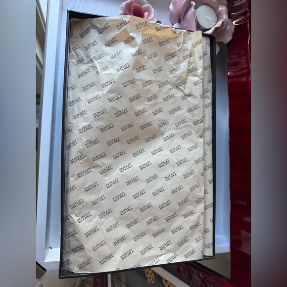 Badgley Mischka Glittering Gold Heels - Picture 9 of 11